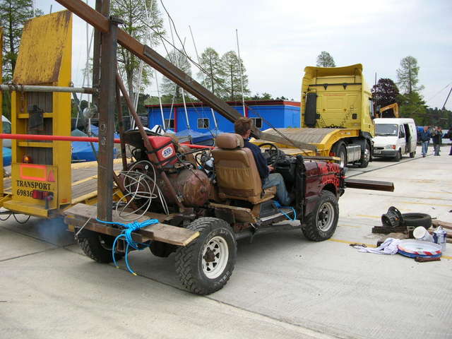 Rescued attachment Scrapheap Challenge 025.jpg